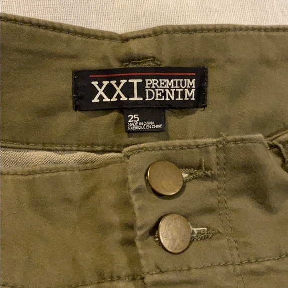Green Khaki Shorts - Picture 3 of 3